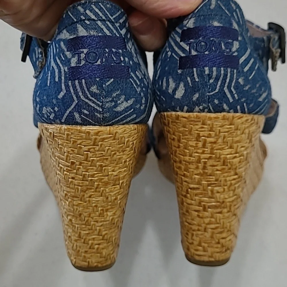 Toms blue canvas & rattan wedges size 7.5